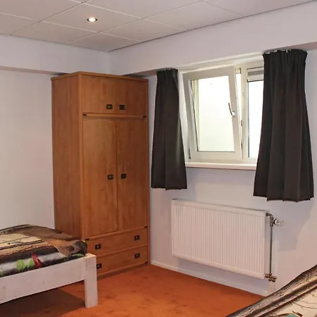 Vakantiehuis Amazing In With 6 Bedrooms, Sauna&wifi