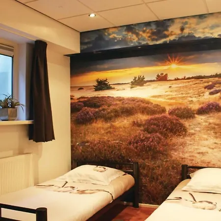 Vakantiehuis Amazing In With 6 Bedrooms, Sauna&wifi